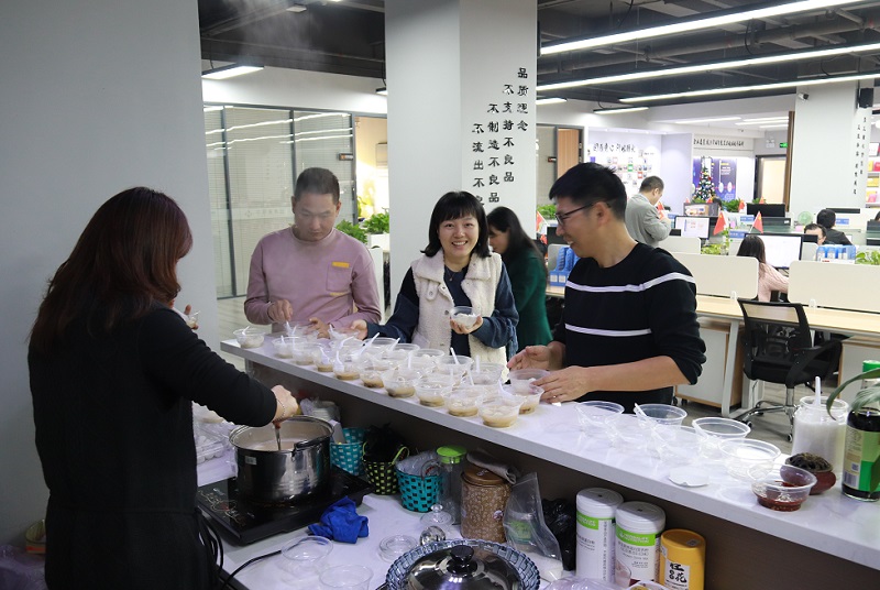 冬至湯圓餃子情，華邦瀛溫暖一家親