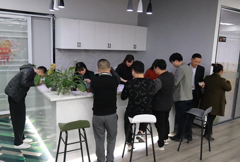 冬至湯圓餃子情，華邦瀛溫暖一家親